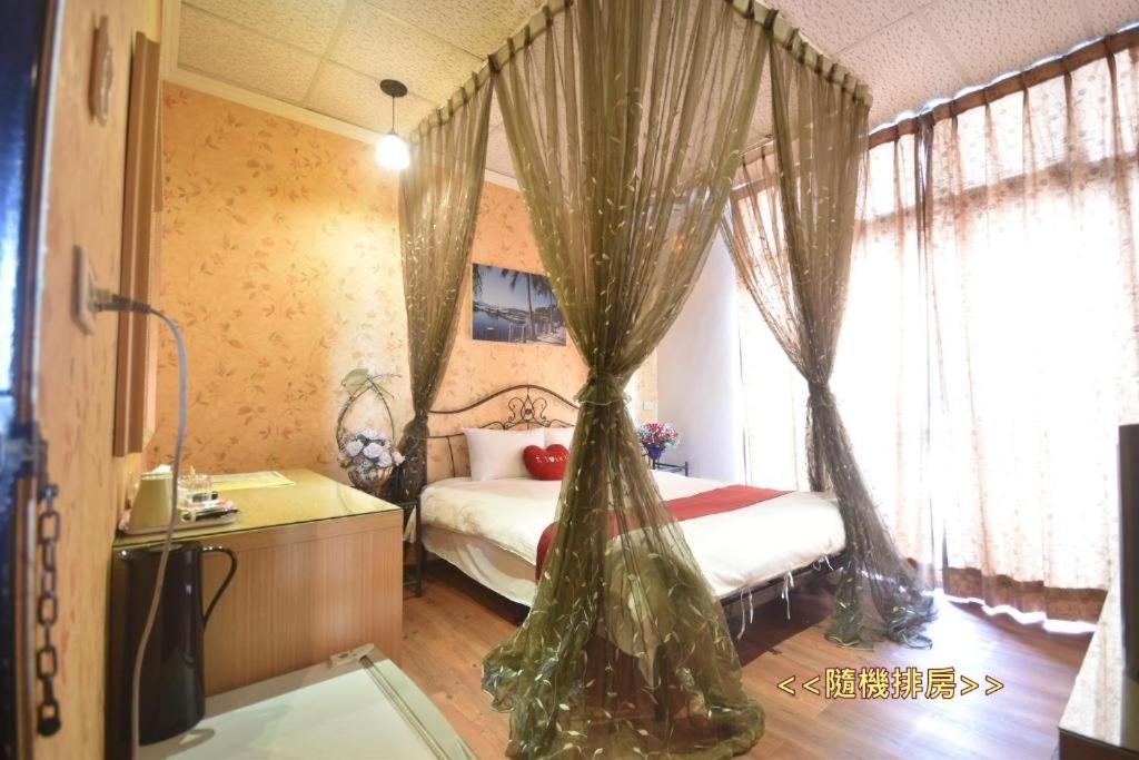 Sun Moon Love Hotel Nantou Exterior photo